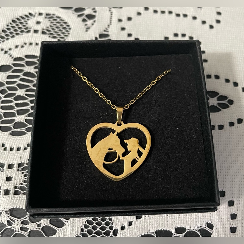 🌸 NEW Gold Tone Heart silhouette of horse and rider Pendant  Necklace